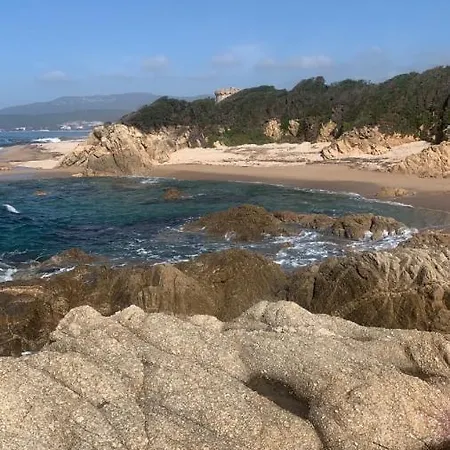 Gospodarstwo wiejskie Roulotte Individuelle Dans Le Maquis Corse *